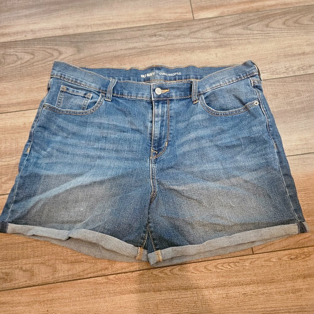 Size 16 Old Nazy Shorts